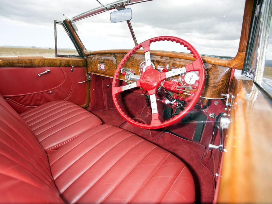 Интерьер Delahaye 135 M Cabriolet par Chapron 1951 года  (фото 12 из 12)